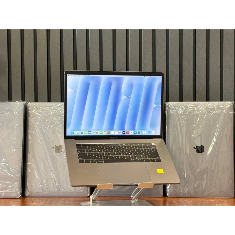لپتاب MAC BOOK PRO 2018-i7-16-256-4GB