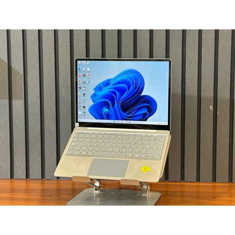 لپتاب SURFACE LAPTOP GO1